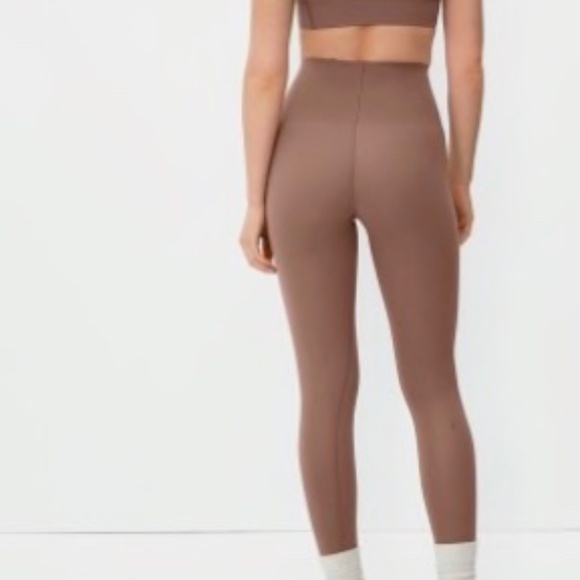 Everlane Perform Sculpt Legging - Picture 7 of 8